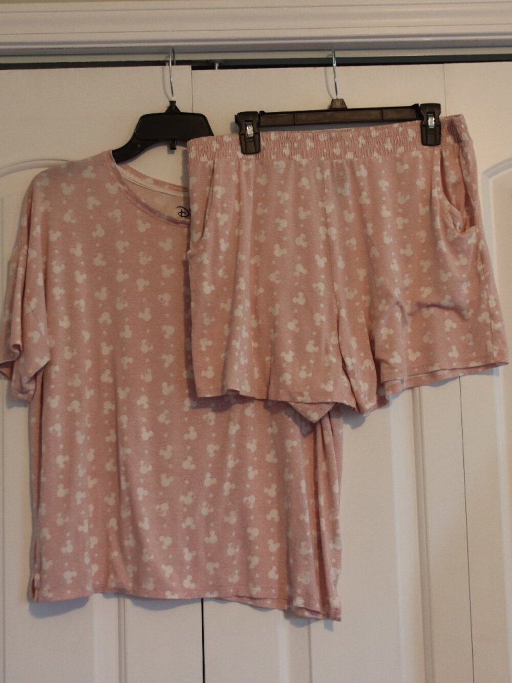Disney 2 Piece Pajama Set Shorts and Short Sleeve Top Heathered Pink /White Lrg